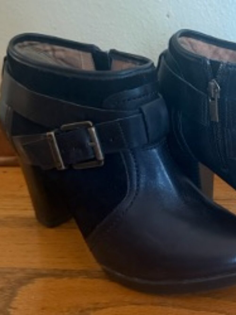 Clarks. Leather Upper.